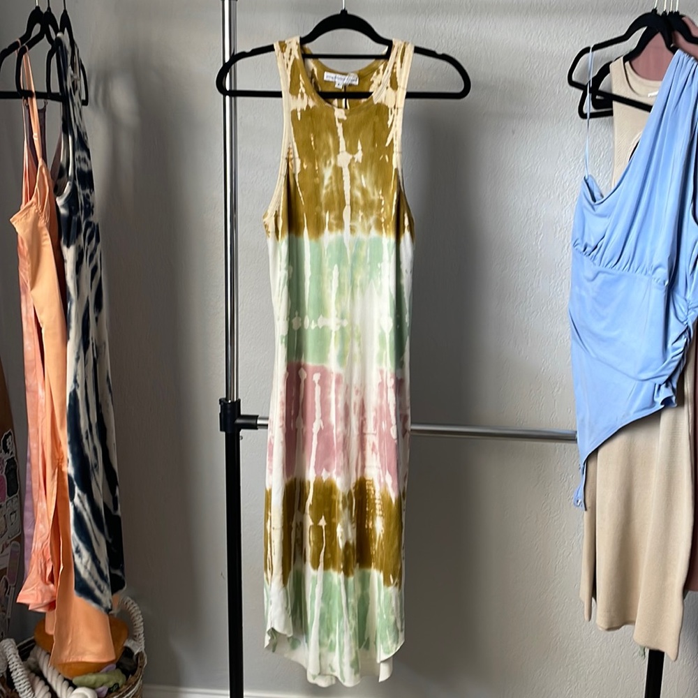 Young fabulous broke tie-dye dress